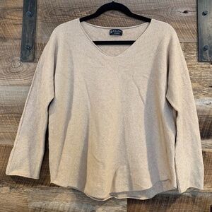 EUC - Bella Amore - V-Neck Sweater - Camel - Medium